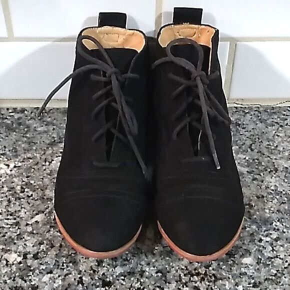 Forever 21 Black Lace Up Booties. Sz 6 - Picture 3 of 9
